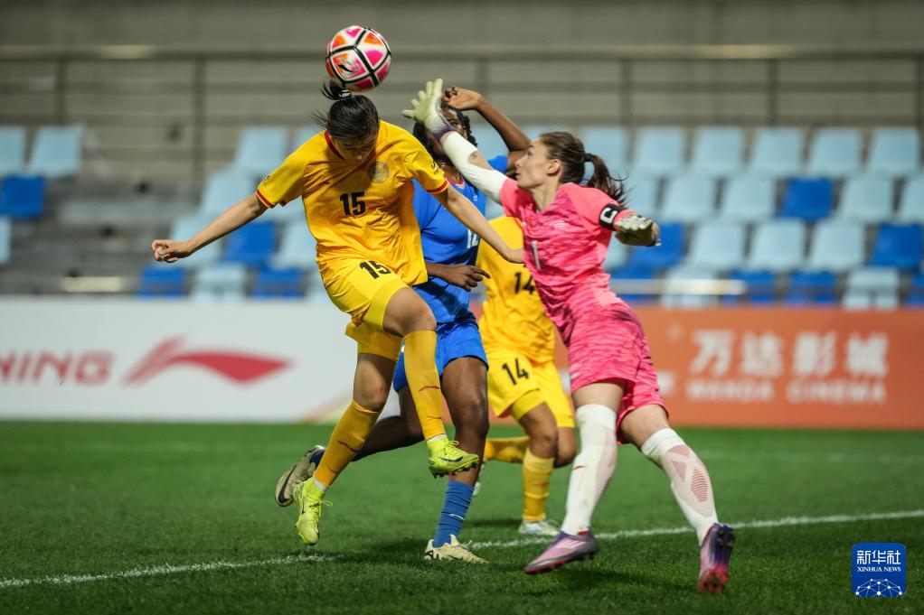 新华社记者, 卢家玉